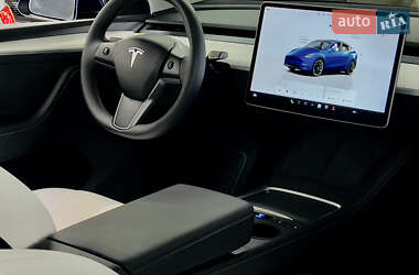 Позашляховик / Кросовер Tesla Model Y 2023 в 