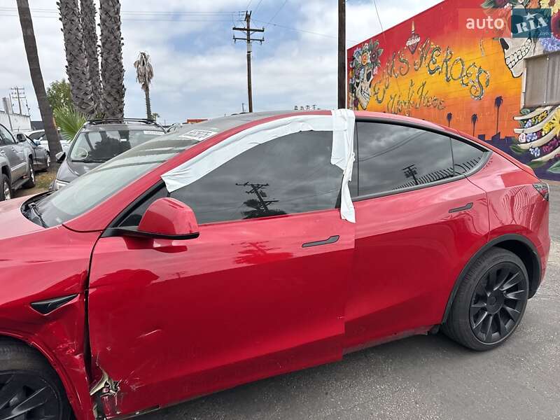 Внедорожник / Кроссовер Tesla Model Y 2021 в Черновцах