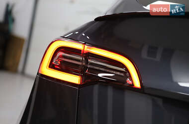 Позашляховик / Кросовер Tesla Model Y 2021 в 