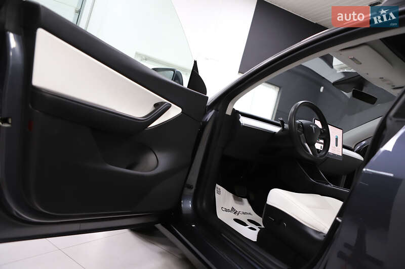Внедорожник / Кроссовер Tesla Model Y 2021 в Дрогобыче