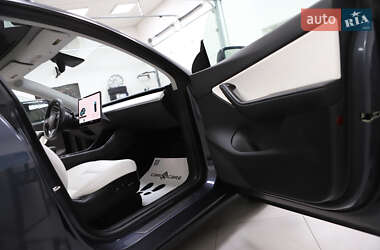 Позашляховик / Кросовер Tesla Model Y 2021 в 