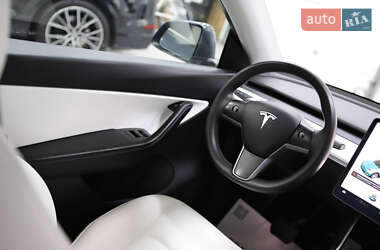 Позашляховик / Кросовер Tesla Model Y 2021 в 