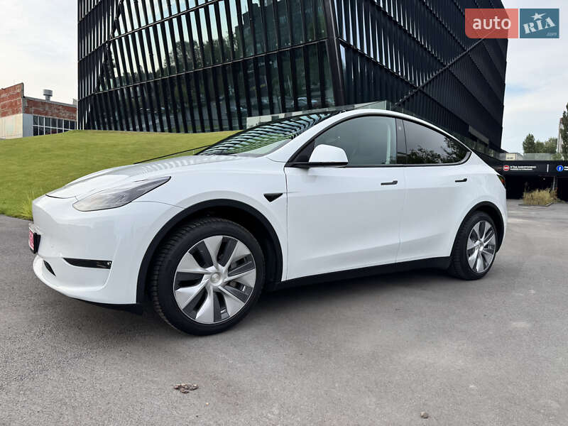 Позашляховик / Кросовер Tesla Model Y 2023 в 