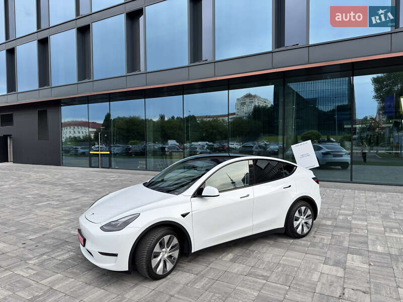 Внедорожник / Кроссовер Tesla Model Y 2023 в Киеве
