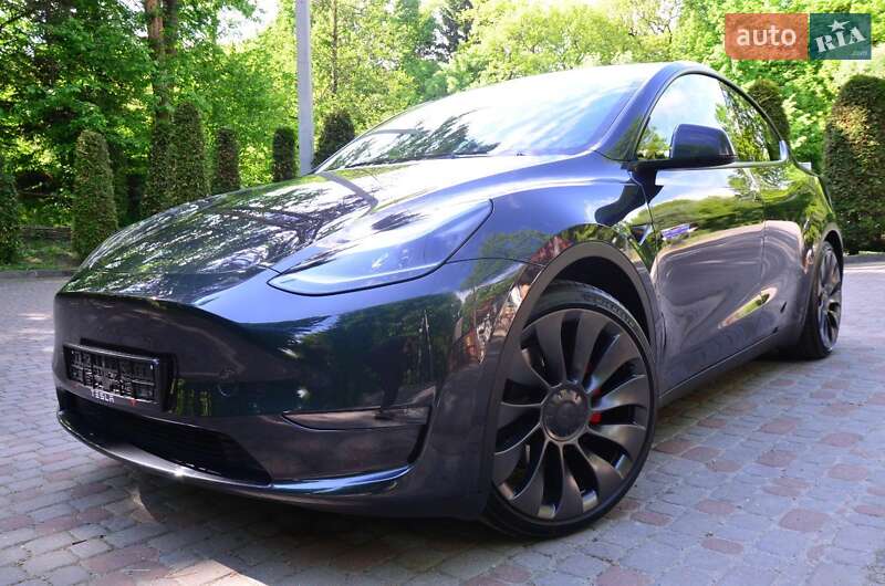 Внедорожник / Кроссовер Tesla Model Y 2024 в Дрогобыче
