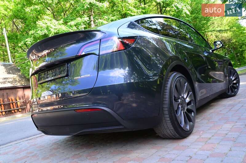 Внедорожник / Кроссовер Tesla Model Y 2024 в Дрогобыче