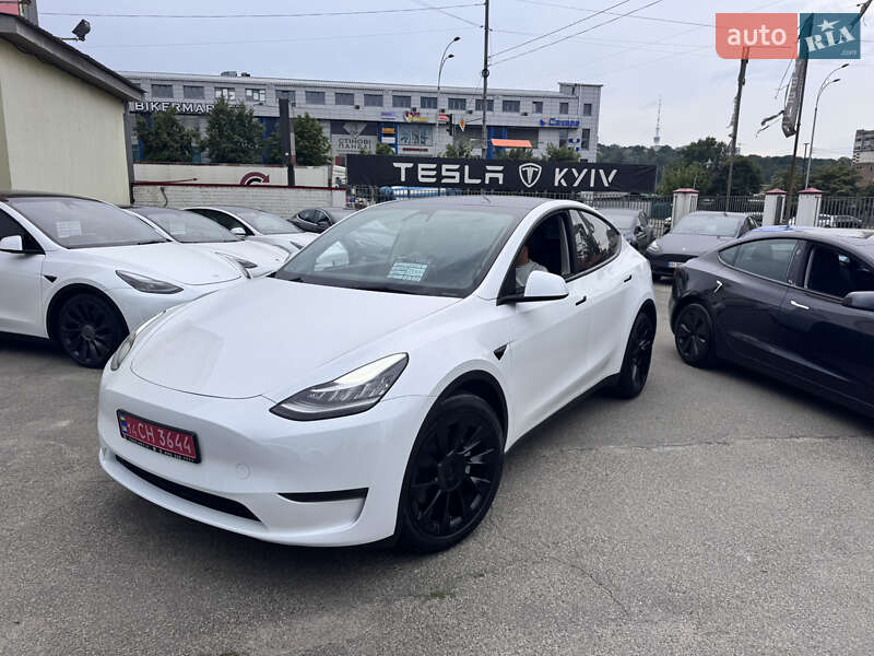Tesla Model Y 2022