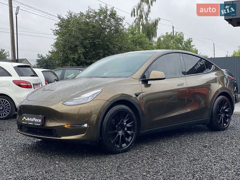 Позашляховик / Кросовер Tesla Model Y 2021 в Луцьку
