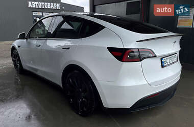 Позашляховик / Кросовер Tesla Model Y 2022 в 