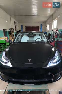 Внедорожник / Кроссовер Tesla Model Y 2024 в 