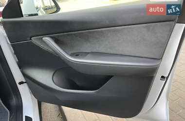 Внедорожник / Кроссовер Tesla Model Y 2022 в 