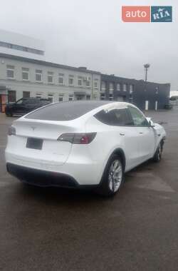 Tesla Model Y 2021