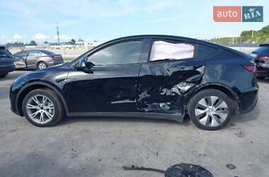 Позашляховик / Кросовер Tesla Model Y 2024 в 