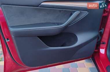 Позашляховик / Кросовер Tesla Model Y 2023 в 