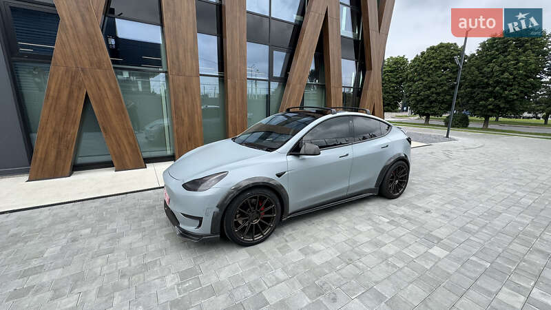 Внедорожник / Кроссовер Tesla Model Y 2021 в Луцке