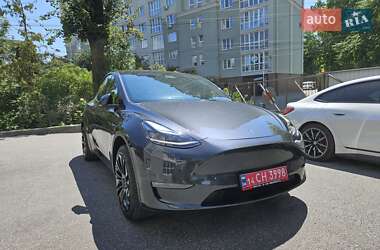 Позашляховик / Кросовер Tesla Model Y 2024 в 