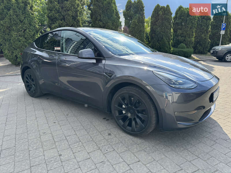 Позашляховик / Кросовер Tesla Model Y 2023 в Івано-Франківську