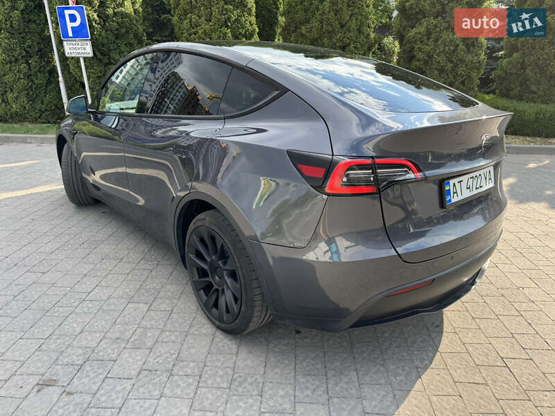 Позашляховик / Кросовер Tesla Model Y 2023 в Івано-Франківську