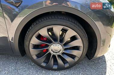 Внедорожник / Кроссовер Tesla Model Y 2024 в 
