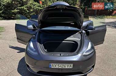 Внедорожник / Кроссовер Tesla Model Y 2024 в 