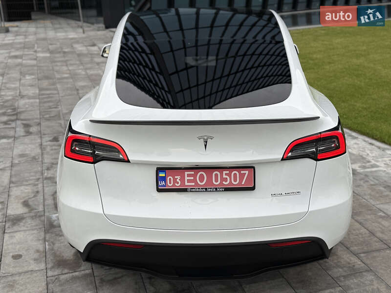 Внедорожник / Кроссовер Tesla Model Y 2023 в Киеве
