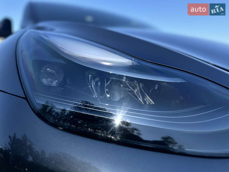 Внедорожник / Кроссовер Tesla Model Y 2023 в Киеве