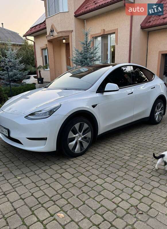 Tesla Model Y 2022