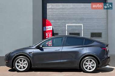 Позашляховик / Кросовер Tesla Model Y 2024 в 