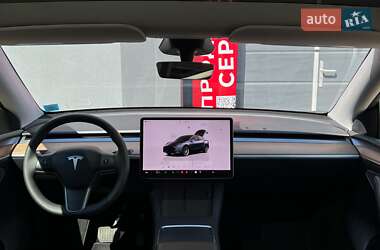 Позашляховик / Кросовер Tesla Model Y 2024 в 