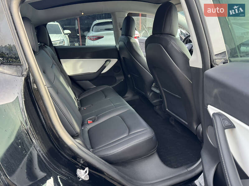 Внедорожник / Кроссовер Tesla Model Y 2022 в Ровно