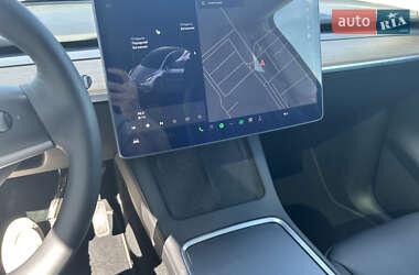 Позашляховик / Кросовер Tesla Model Y 2021 в 