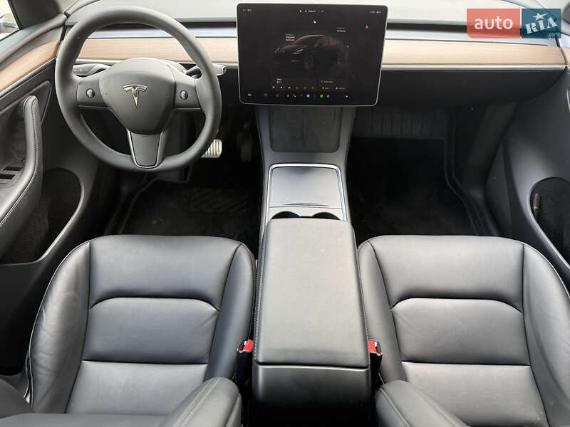 Позашляховик / Кросовер Tesla Model Y 2024 в Києві