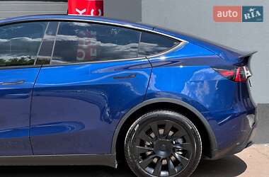 Позашляховик / Кросовер Tesla Model Y 2024 в 