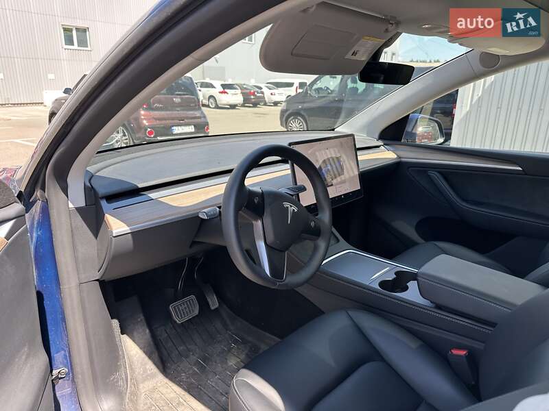 Внедорожник / Кроссовер Tesla Model Y 2024 в Киеве