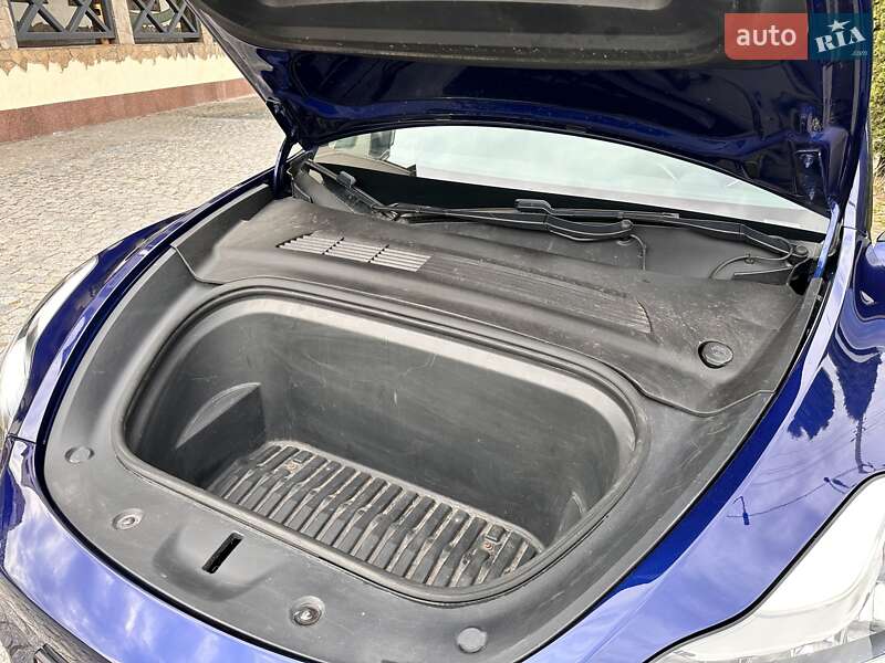 Позашляховик / Кросовер Tesla Model Y 2021 в Харкові