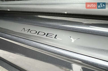 Внедорожник / Кроссовер Tesla Model Y 2021 в 