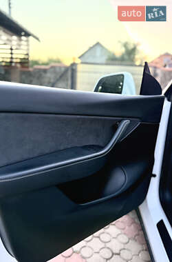 Внедорожник / Кроссовер Tesla Model Y 2022 в 