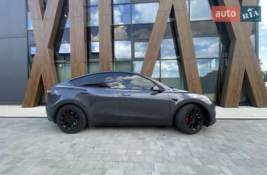 Внедорожник / Кроссовер Tesla Model Y 2021 в 