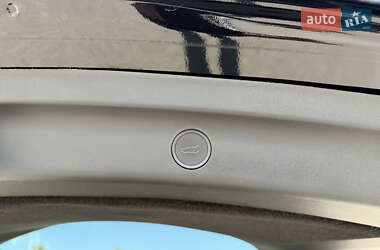 Внедорожник / Кроссовер Tesla Model Y 2023 в 
