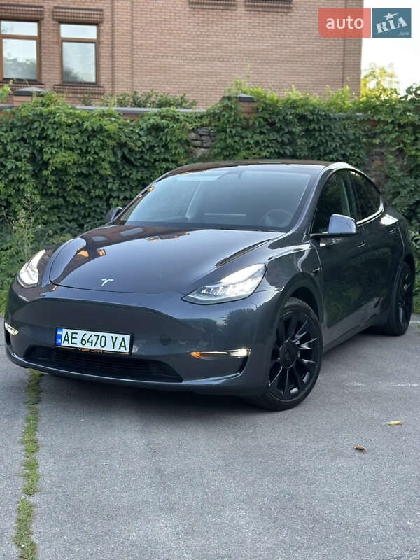 Tesla Model Y 2021