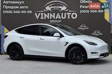 Tesla Model Y 2024