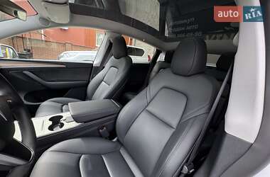 Внедорожник / Кроссовер Tesla Model Y 2024 в 