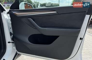 Внедорожник / Кроссовер Tesla Model Y 2024 в 