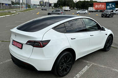 Внедорожник / Кроссовер Tesla Model Y 2024 в 