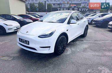 Позашляховик / Кросовер Tesla Model Y 2023 в 