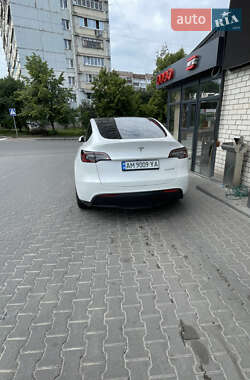 Внедорожник / Кроссовер Tesla Model Y 2021 в 