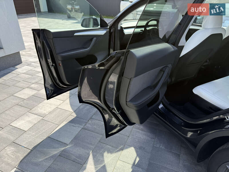 Внедорожник / Кроссовер Tesla Model Y 2024 в Староконстантинове