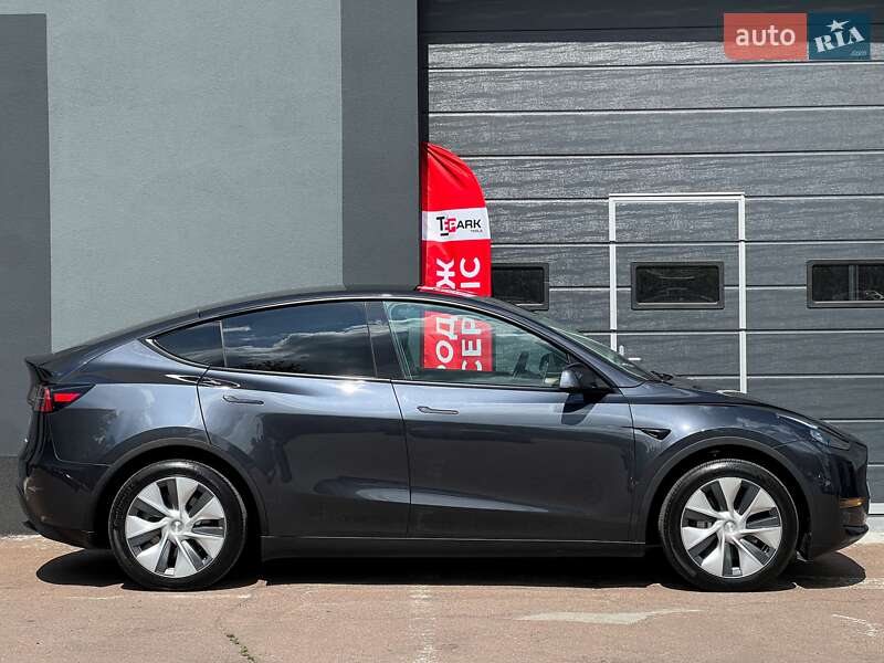 Позашляховик / Кросовер Tesla Model Y 2024 в Києві