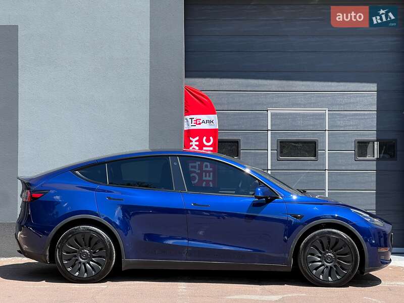 Внедорожник / Кроссовер Tesla Model Y 2023 в Киеве