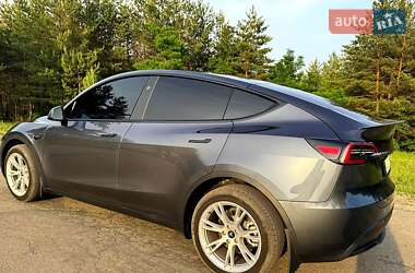 Внедорожник / Кроссовер Tesla Model Y 2023 в 